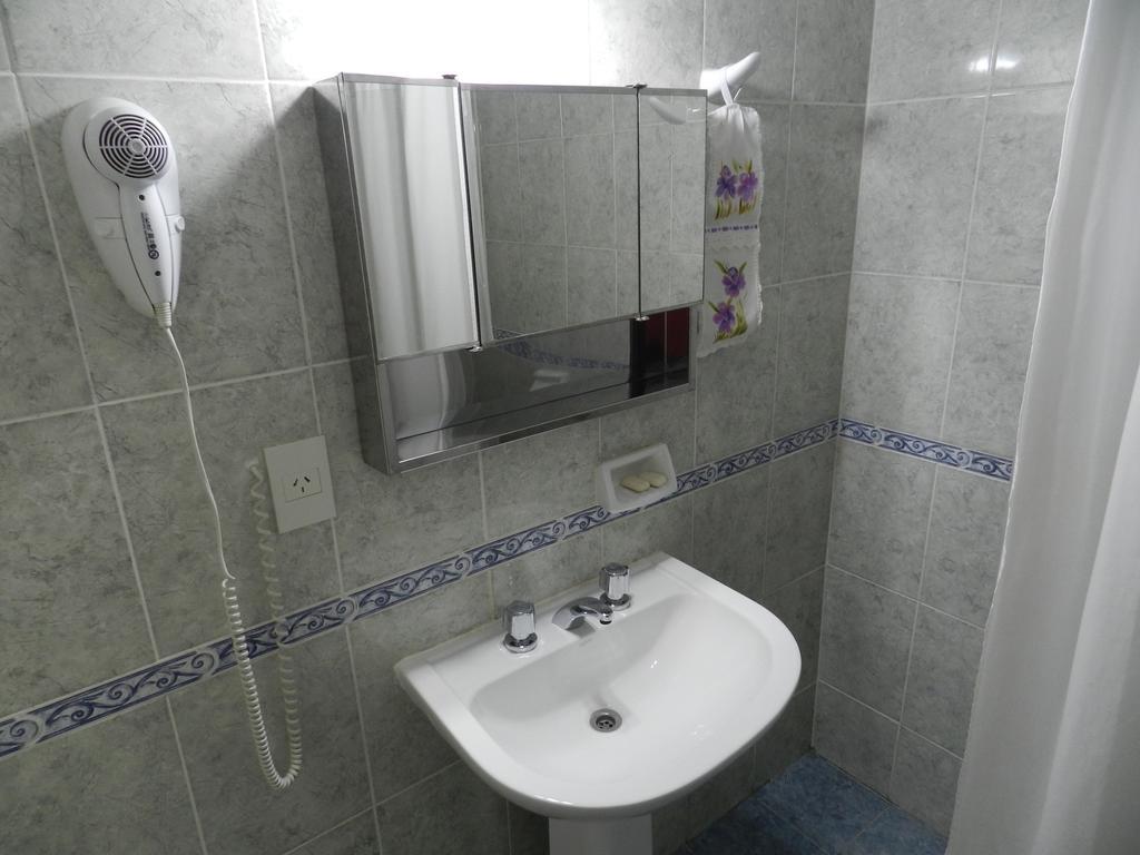 Hotel Colon Posadas Buitenkant foto