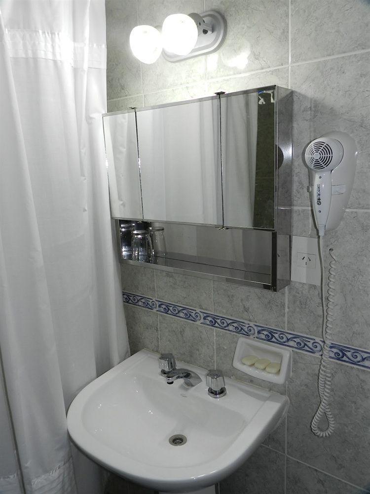 Hotel Colon Posadas Buitenkant foto